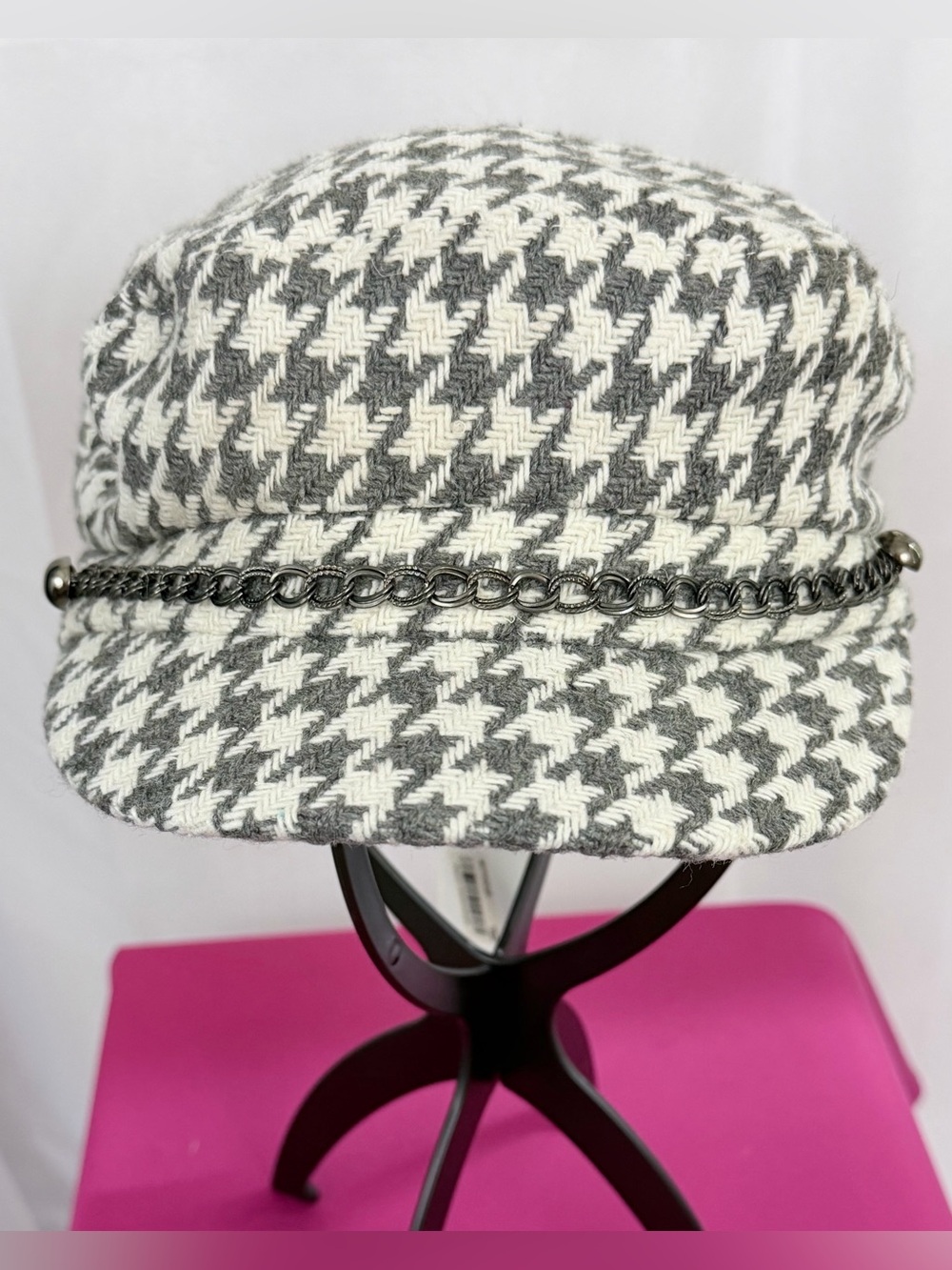 August Hats Houndstooth Chain Newsboy/Conductor Wool Mix Cap Gray & White NWT